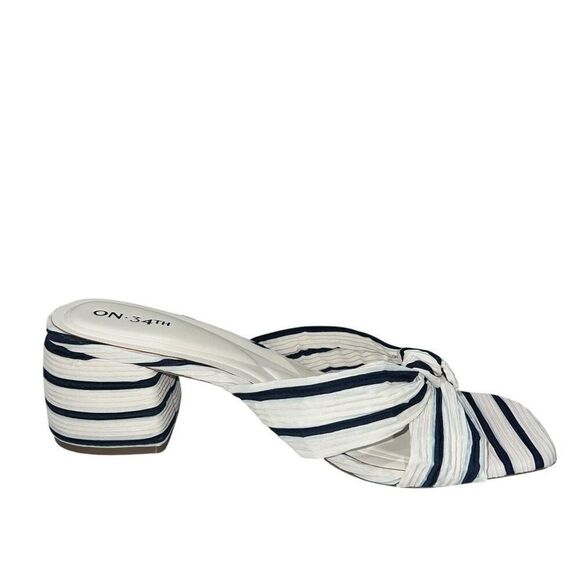 On 34th Women's Gaiaa Bow Block-Heel Dress Sandals, size 10M - Picture 3 of 5